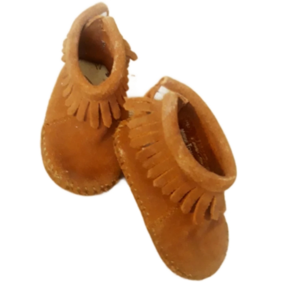 Minnetonka Fringe Moccasins / Baby Size 2 Tan Leather Moccasins